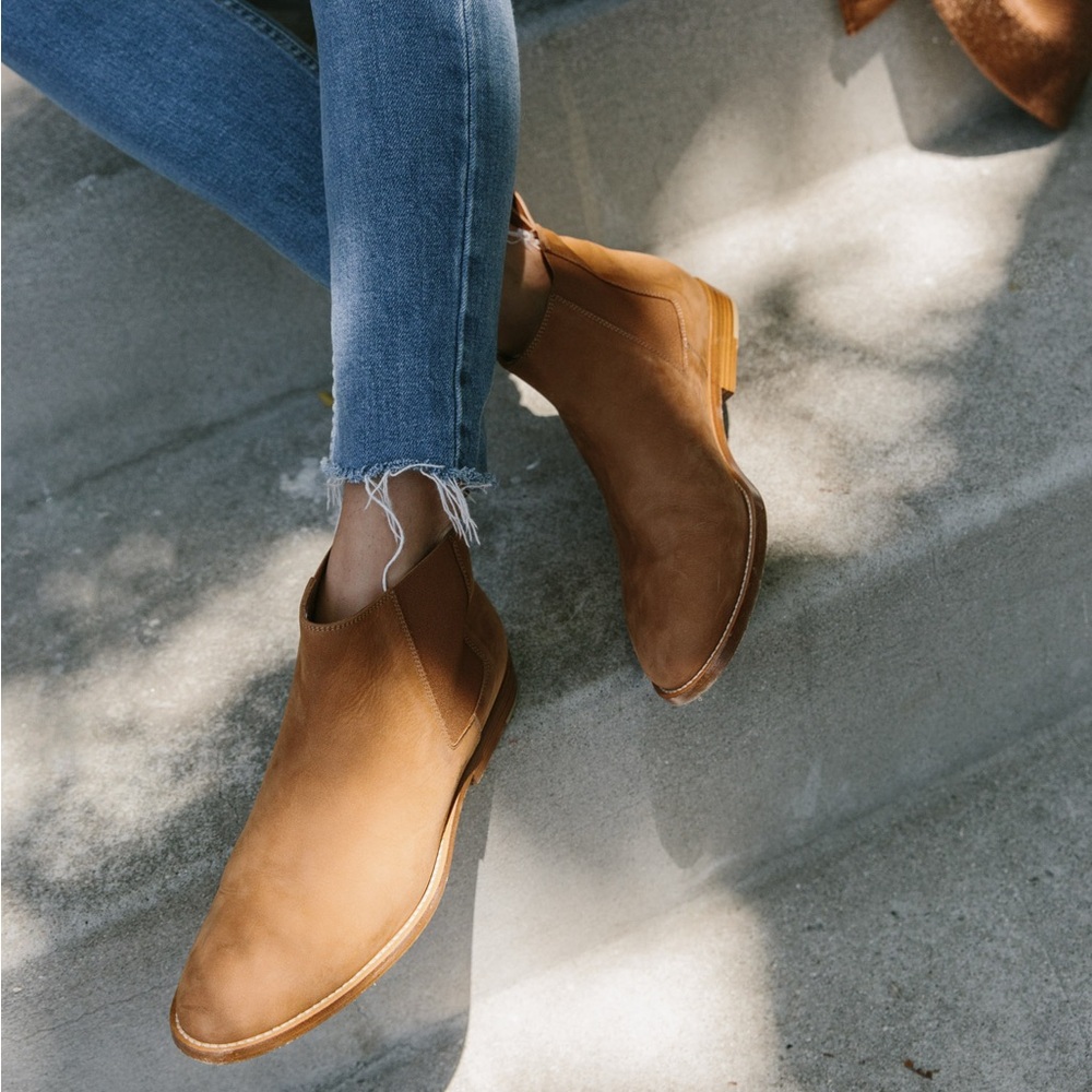 Jenni Kayne Suede Chelsea Boot in Dark Sand NEW